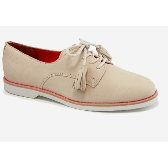 Coach Zinnia Nubuck Leather Tassel Loafer Oxford Flat Shoe Light Sand, size 9.5B - Picture 1 of 9